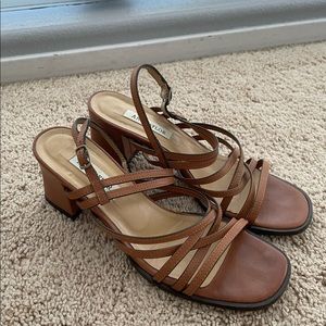 Gorgeous made in italy ann taylor brown leather strappy chunky heel sandals